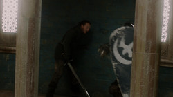 extant_GameOfThrones_1x06-AGoldenCrown_3831
