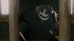 extant_GameOfThrones_1x06-AGoldenCrown_3832