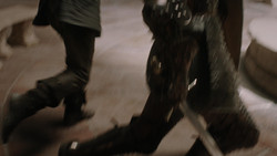 extant_GameOfThrones_1x06-AGoldenCrown_3894