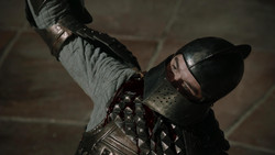 extant_GameOfThrones_1x06-AGoldenCrown_3981