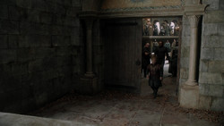 extant_GameOfThrones_1x06-AGoldenCrown_4130