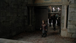 extant_GameOfThrones_1x06-AGoldenCrown_4132