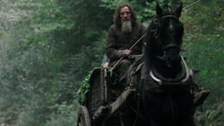 extant_GameOfThrones_1x06-AGoldenCrown_4466