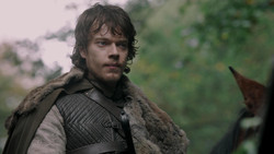 extant_GameOfThrones_1x06-AGoldenCrown_4506