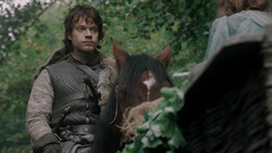 extant_GameOfThrones_1x06-AGoldenCrown_4552