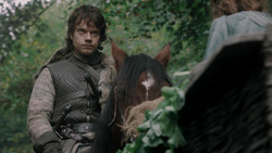 extant_GameOfThrones_1x06-AGoldenCrown_4556