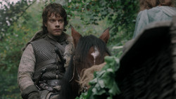 extant_GameOfThrones_1x06-AGoldenCrown_4558