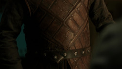 extant_GameOfThrones_1x06-AGoldenCrown_4630