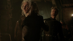 extant_GameOfThrones_1x06-AGoldenCrown_5046