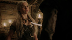extant_GameOfThrones_1x06-AGoldenCrown_5078