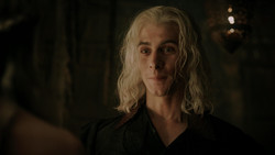 extant_GameOfThrones_1x06-AGoldenCrown_5250