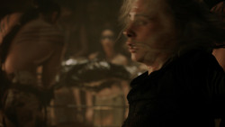 extant_GameOfThrones_1x06-AGoldenCrown_5322