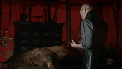 extant_GameOfThrones_1x07-YouWinOrYouDie_0049