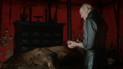 extant_GameOfThrones_1x07-YouWinOrYouDie_0050