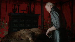 extant_GameOfThrones_1x07-YouWinOrYouDie_0051