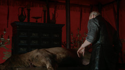 extant_GameOfThrones_1x07-YouWinOrYouDie_0054