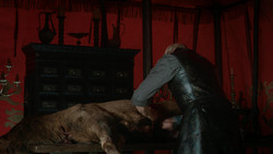 extant_GameOfThrones_1x07-YouWinOrYouDie_0066