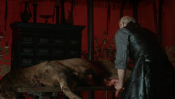 extant_GameOfThrones_1x07-YouWinOrYouDie_0081