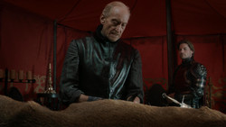 extant_GameOfThrones_1x07-YouWinOrYouDie_0109