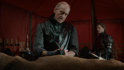 extant_GameOfThrones_1x07-YouWinOrYouDie_0112