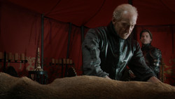 extant_GameOfThrones_1x07-YouWinOrYouDie_0129