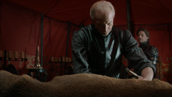extant_GameOfThrones_1x07-YouWinOrYouDie_0135
