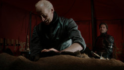 extant_GameOfThrones_1x07-YouWinOrYouDie_0157