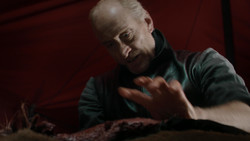 extant_GameOfThrones_1x07-YouWinOrYouDie_0179