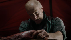 extant_GameOfThrones_1x07-YouWinOrYouDie_0182