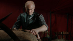 extant_GameOfThrones_1x07-YouWinOrYouDie_0202