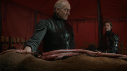 extant_GameOfThrones_1x07-YouWinOrYouDie_0265