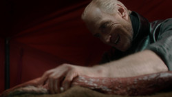 extant_GameOfThrones_1x07-YouWinOrYouDie_0339