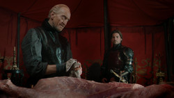 extant_GameOfThrones_1x07-YouWinOrYouDie_0386