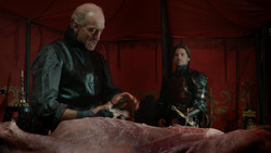 extant_GameOfThrones_1x07-YouWinOrYouDie_0396