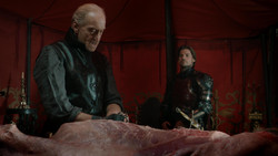 extant_GameOfThrones_1x07-YouWinOrYouDie_0397