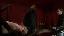 extant_GameOfThrones_1x07-YouWinOrYouDie_0431