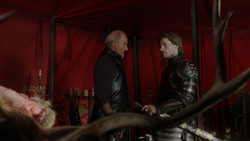 extant_GameOfThrones_1x07-YouWinOrYouDie_0434