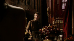 extant_GameOfThrones_1x07-YouWinOrYouDie_0938