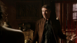 extant_GameOfThrones_1x07-YouWinOrYouDie_0956
