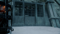 extant_GameOfThrones_1x07-YouWinOrYouDie_1932