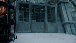 extant_GameOfThrones_1x07-YouWinOrYouDie_1933