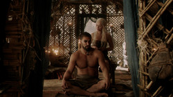 extant_GameOfThrones_1x07-YouWinOrYouDie_2742