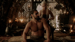 extant_GameOfThrones_1x07-YouWinOrYouDie_2766