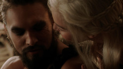 extant_GameOfThrones_1x07-YouWinOrYouDie_2836