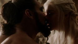 extant_GameOfThrones_1x07-YouWinOrYouDie_2857