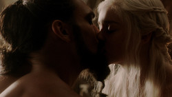 extant_GameOfThrones_1x07-YouWinOrYouDie_2858