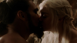 extant_GameOfThrones_1x07-YouWinOrYouDie_2859