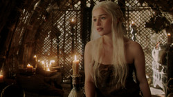 extant_GameOfThrones_1x07-YouWinOrYouDie_2871