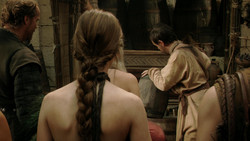 extant_GameOfThrones_1x07-YouWinOrYouDie_3230
