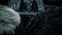 extant_GameOfThrones_1x07-YouWinOrYouDie_3687